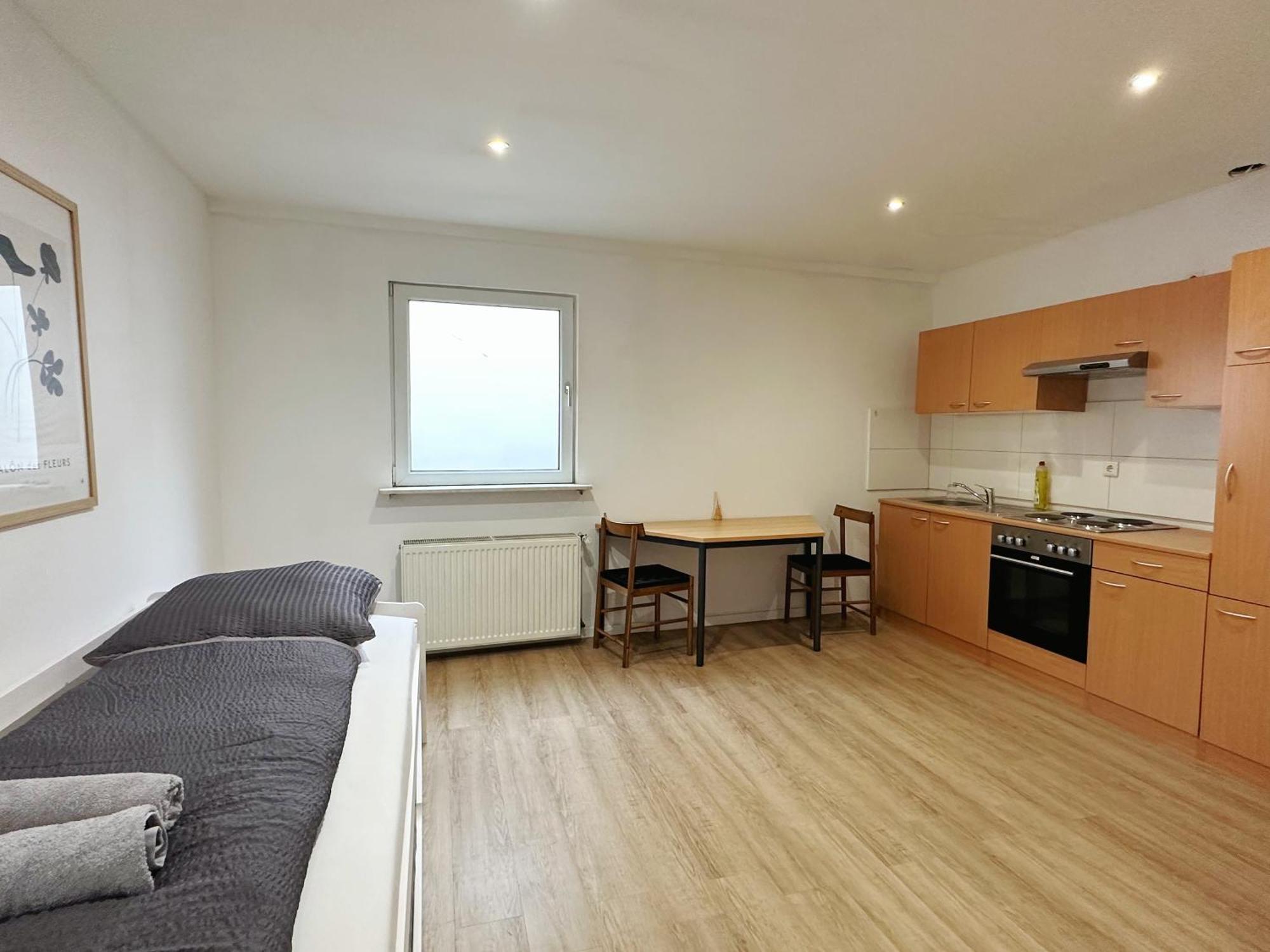 Zimmer In Reihenhaus Mit Terrasse Duisburgo Exterior foto